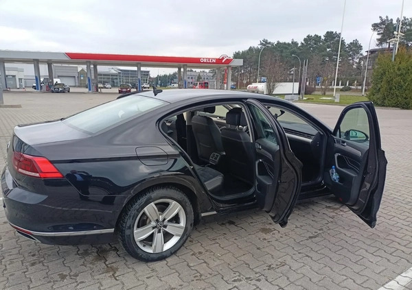 Volkswagen Passat cena 90000 przebieg: 255000, rok produkcji 2020 z Zwierzyniec małe 46